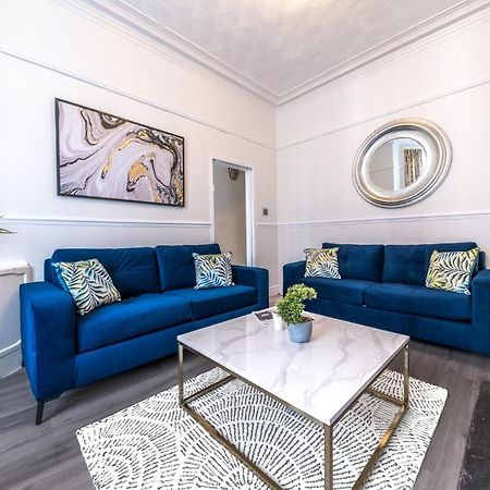 Stylish Luxury Large 4Br Kingbed Apartment Barrow-in-Furness Exterior photo