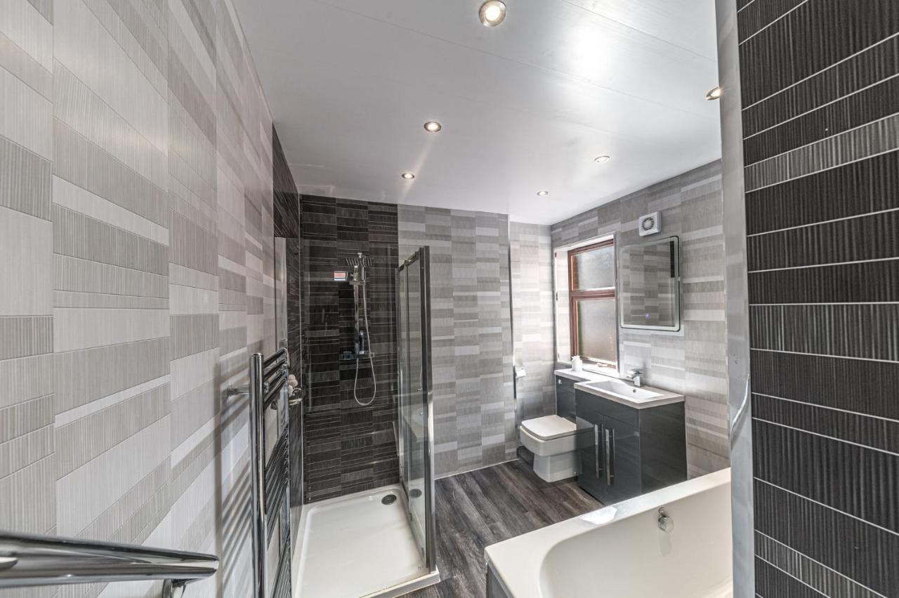 Stylish Luxury Large 4Br Kingbed Apartment Barrow-in-Furness Exterior photo