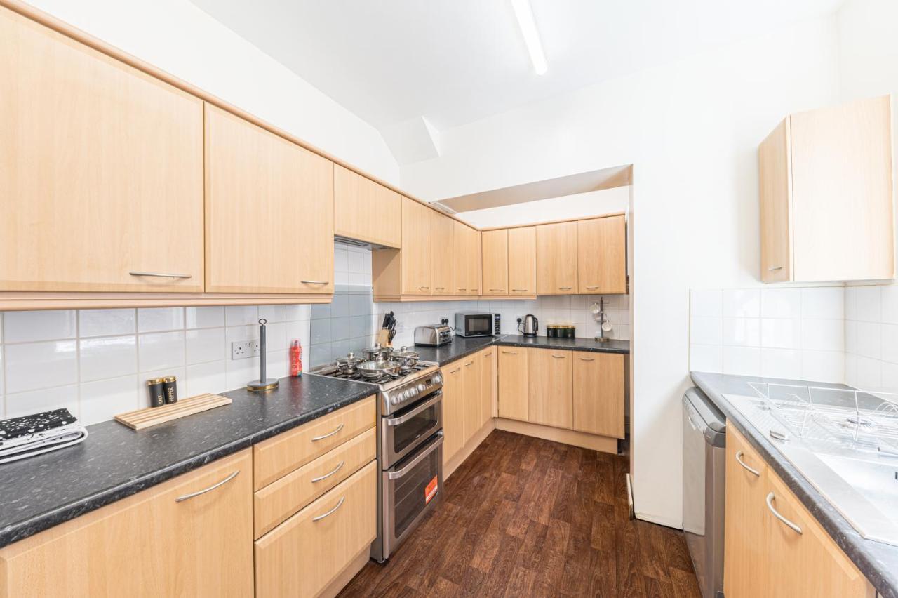 Stylish Luxury Large 4Br Kingbed Apartment Barrow-in-Furness Exterior photo